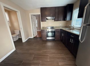 26 Main St APT 2, East Greenwich, RI 02818