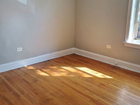 4th image of 7648 S Phillips Ave #2418-1