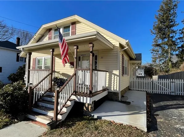 31 Farmington Avenue, New London, CT 06320