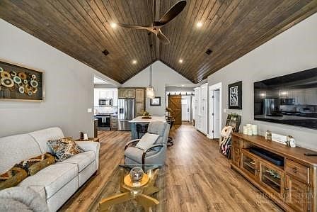 2nd image of 70 Paynes Court