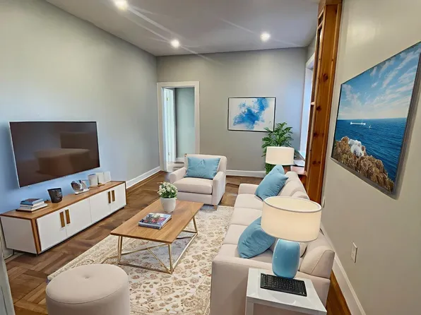 120-122 West 39th Street image 1 of 12