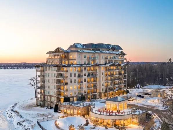 90 Orchard Point Rd #604, Orillia, ON L3V 8K4