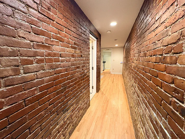 103 Gainsborough St #5 — Photo 9