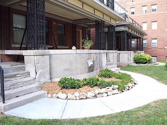 5th image of 218 W Armour Blvd #2A