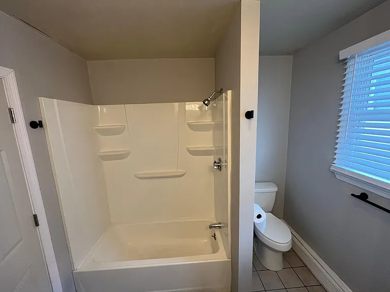 541 Admiral St #3 — Photo 8