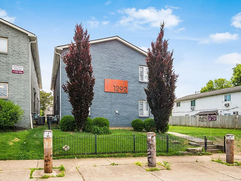 1292 Courtland Ave #B — Photo 9