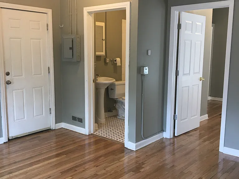 1434 N Corona St #3 — Photo 2
