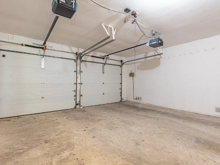 2331 Bluffridge St — Photo 34