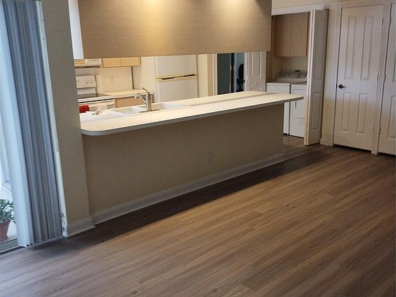 3rd image of 2104 Pin Oak Court
