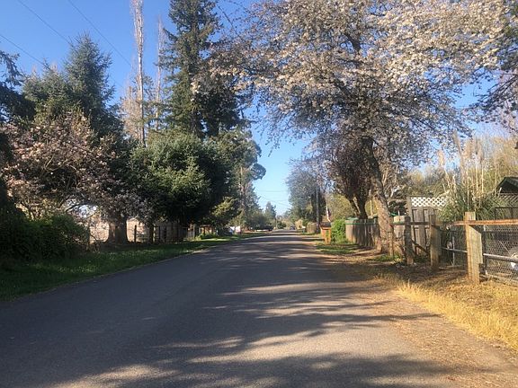 4th image of 13950 SW Patricia Ave