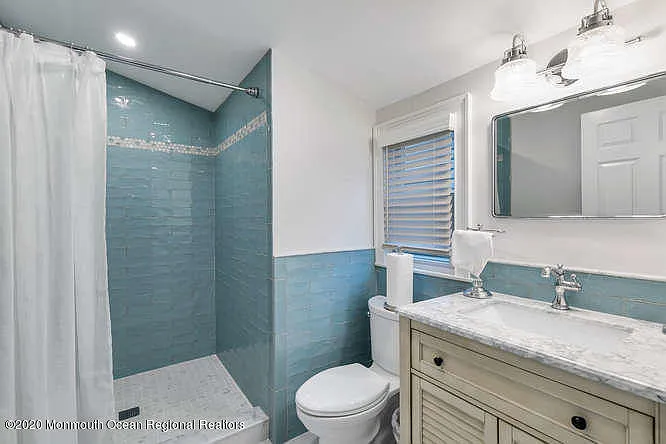 519 Saint Clair Ave — Photo 17