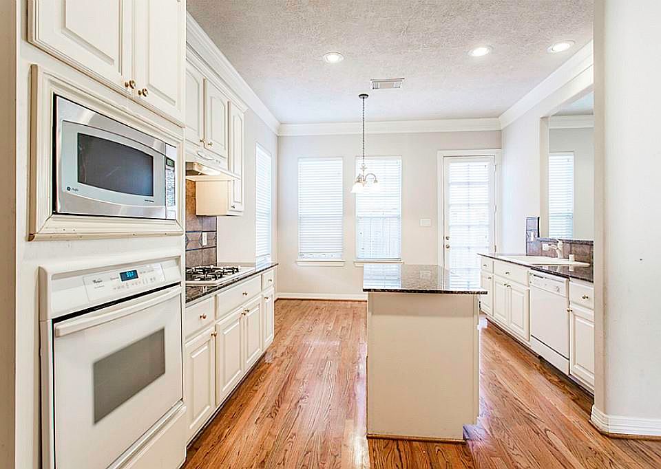 1st image of 1314 Shady Villa Pne