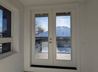 4208 John St #1, Vancouver, BC V5V 3W7