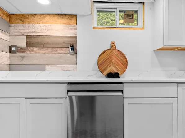 1918 W Blackberry Ln, Peoria, IL