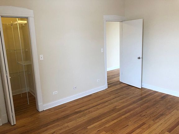 5th image of 3537 W Ainslie St APT 3