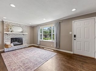 5204 W 50th Ter, Roeland Park, KS 66205