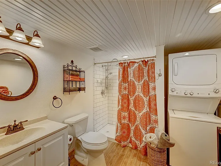 1745 Skyline Rd — Photo 9