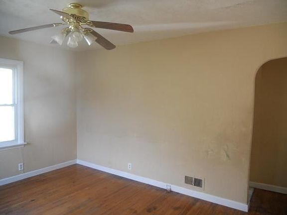 5th image of 2537 Mars Hill St