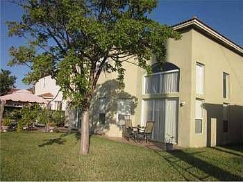 2nd image of 4128 NE 22 St