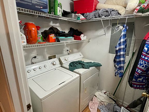 5th image of 924 N Winchester Ave #924