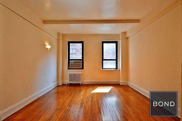 1st image of 11 Waverly Pl APT 4H