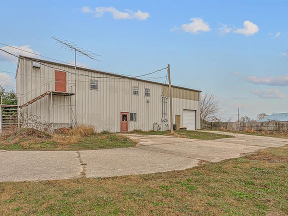 5th image of 1005 E Moultrie Dr