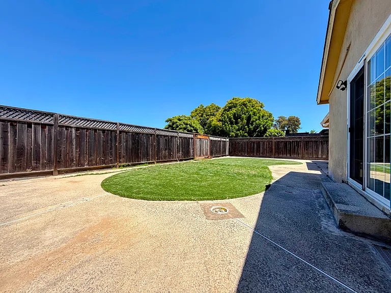 35930 Vinewood St — Photo 27