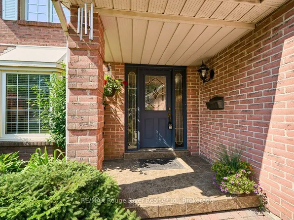 939 Catskill Dr, Oshawa, ON L1J 8J9