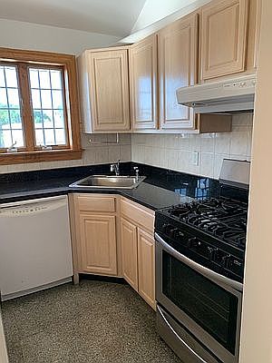 4th image of 19-33 77th St #3