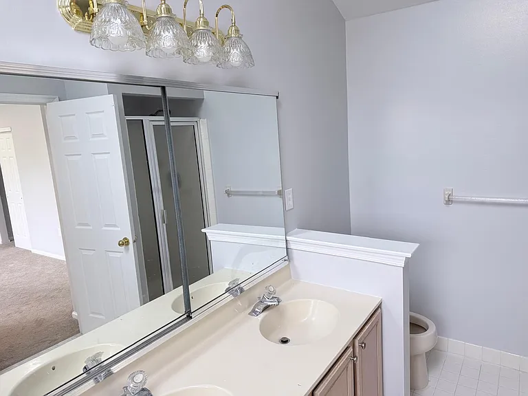 921 Bentley Ct — Photo 17