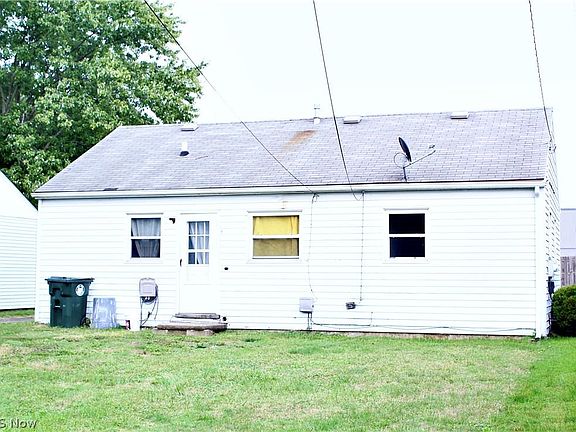 4th image of 1917 Bollinger Ave NE