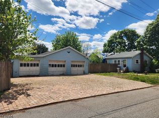 2 Abrams Rd, Milford, NJ 08848