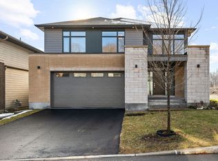 200 Ketchikan Cres, Ottawa, ON K2T 0S3