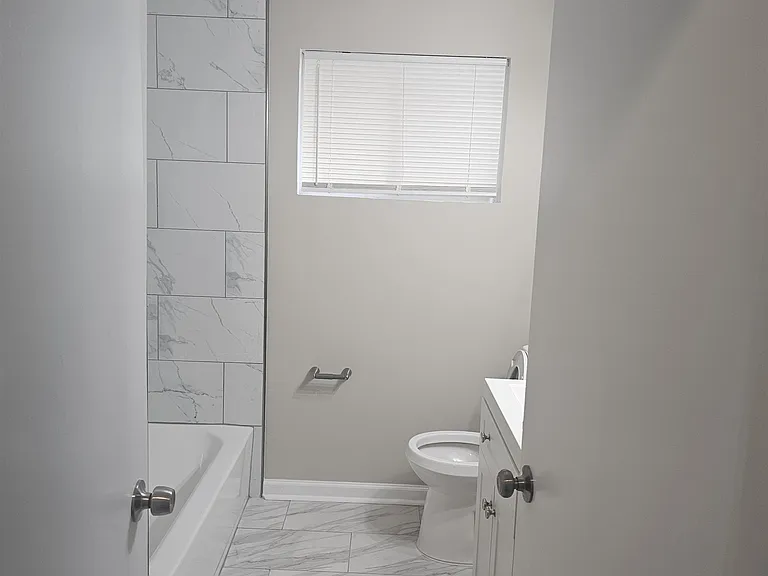 1725 Claire Ave — Photo 14
