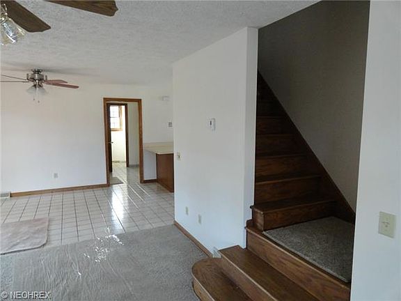 3rd image of 413 N Elm St
