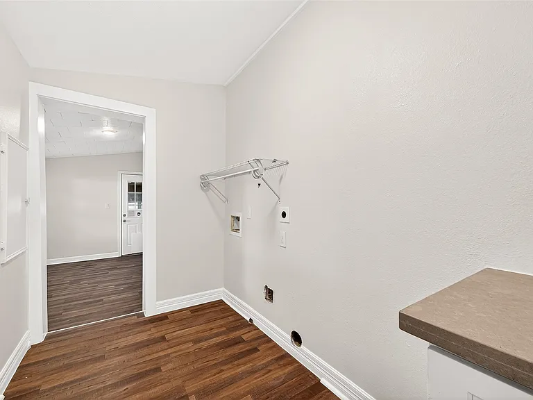 8111 Main St — Photo 21