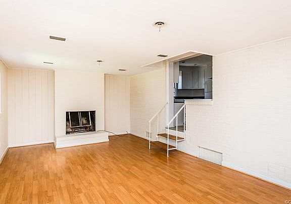 4th image of 5111 Forest Hill Ave