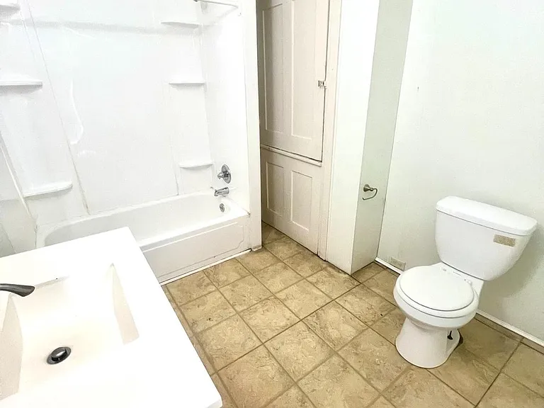 611 N 9th St #2 — Photo 8