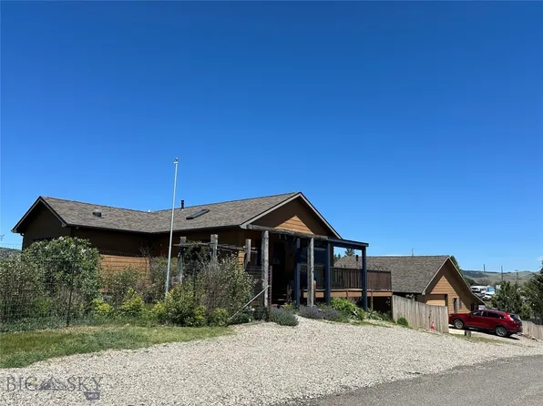 305 Grove St E, White Sulphur Springs, MT 59645