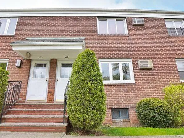 162 Arlo Rd #A, Staten Island, NY 10301