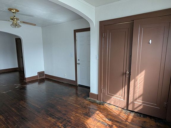 3rd image of 539 E Cuyahoga Falls Ave #2