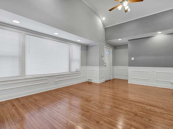 5th image of 10325 S Eberhart Ave