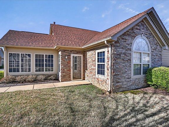 3rd image of 1693 E Southfield Cir