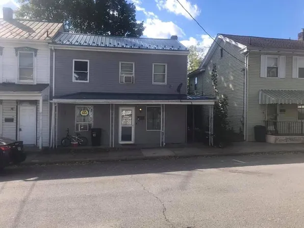 112 N 3rd St, Mifflintown, PA 17059