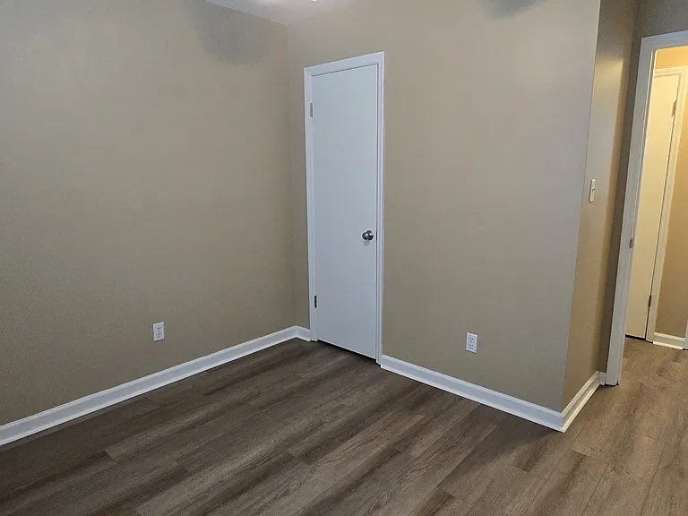 3915 Willowood Rd — Photo 2