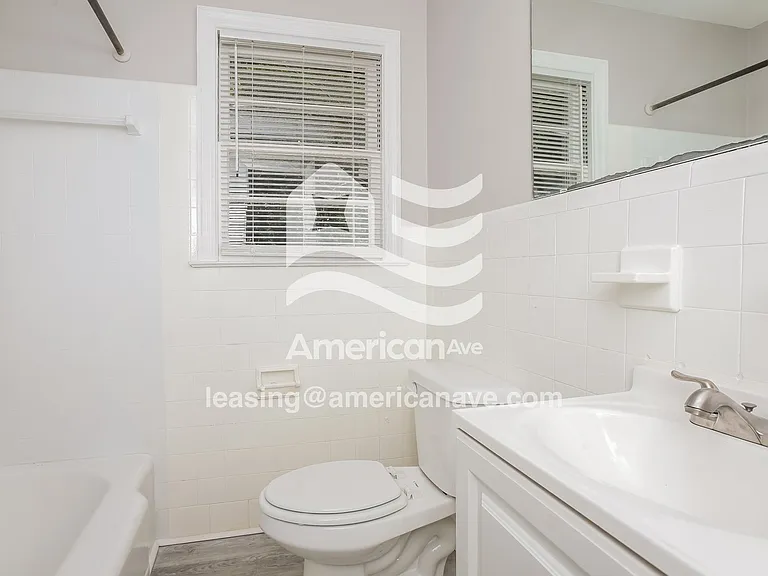 3677_011_main_bathroom_12846468.jpg
