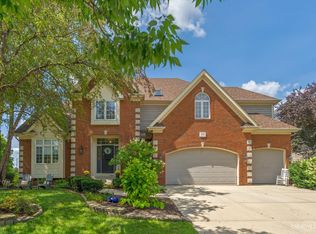 3840 Sunburst Ln, Naperville, IL 60564