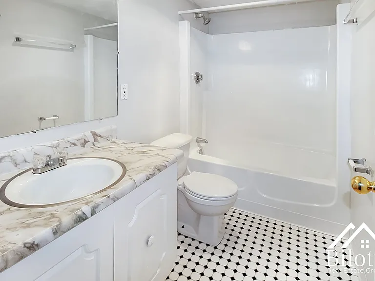 Hillside Terrace Apartments — Photo 7