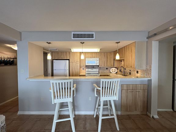 3rd image of 1900 Clifford St Unit 603-1
