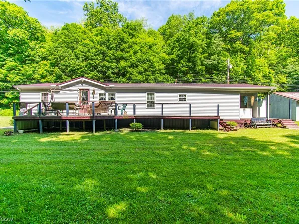 18210 Oak Grove Rd, Salineville, OH 43945